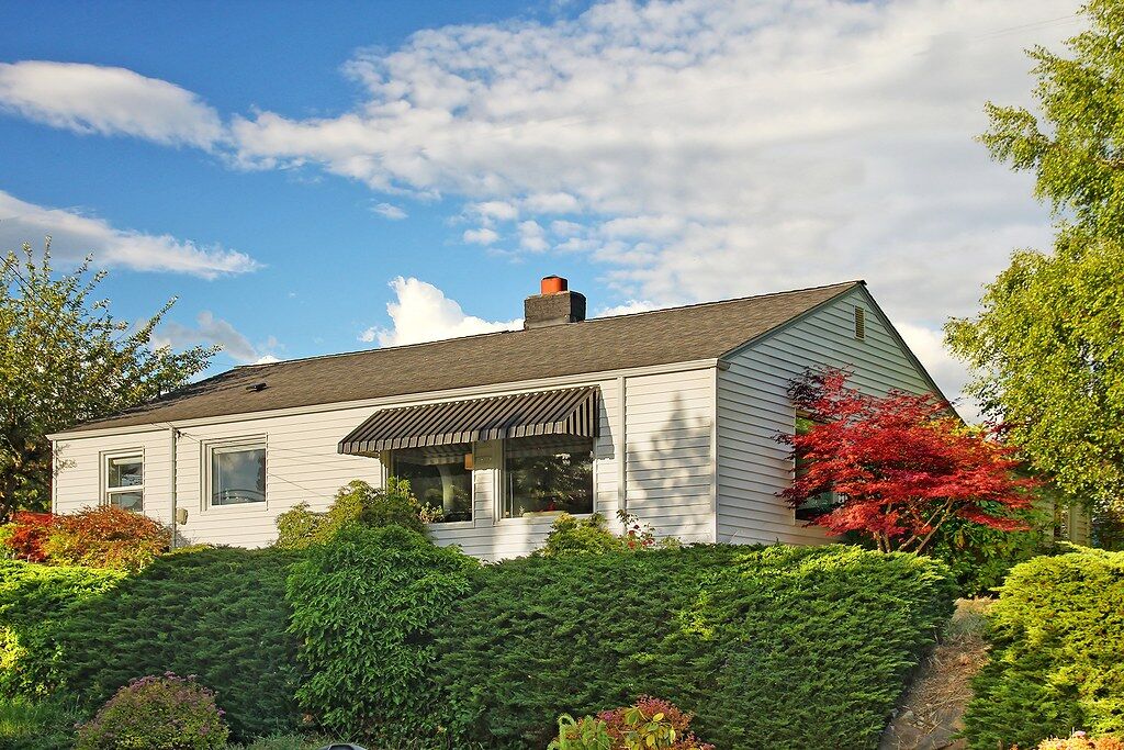 Property Photo:  9626 Fremont Ave N  WA 98103 