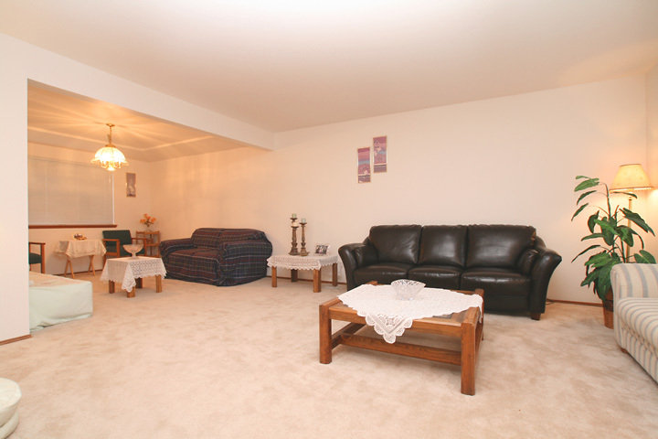 Property Photo: 21513 12th Ave W WA 98036