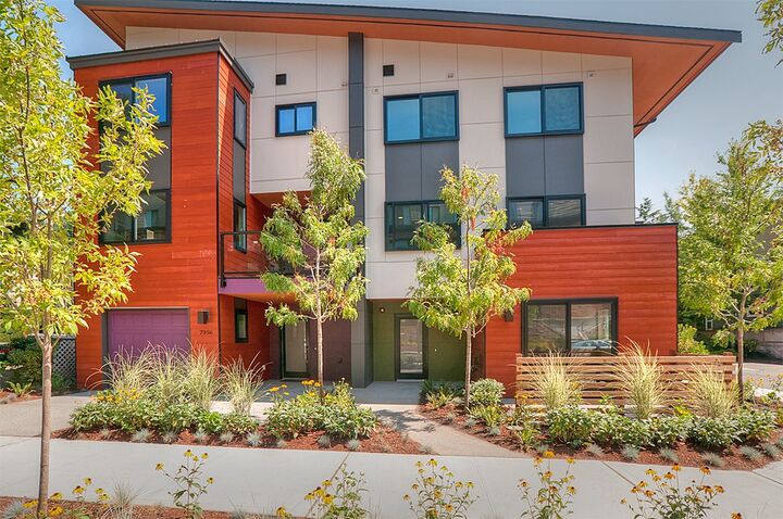 Property Photo:  7952 170th Ave NE  WA 98052 