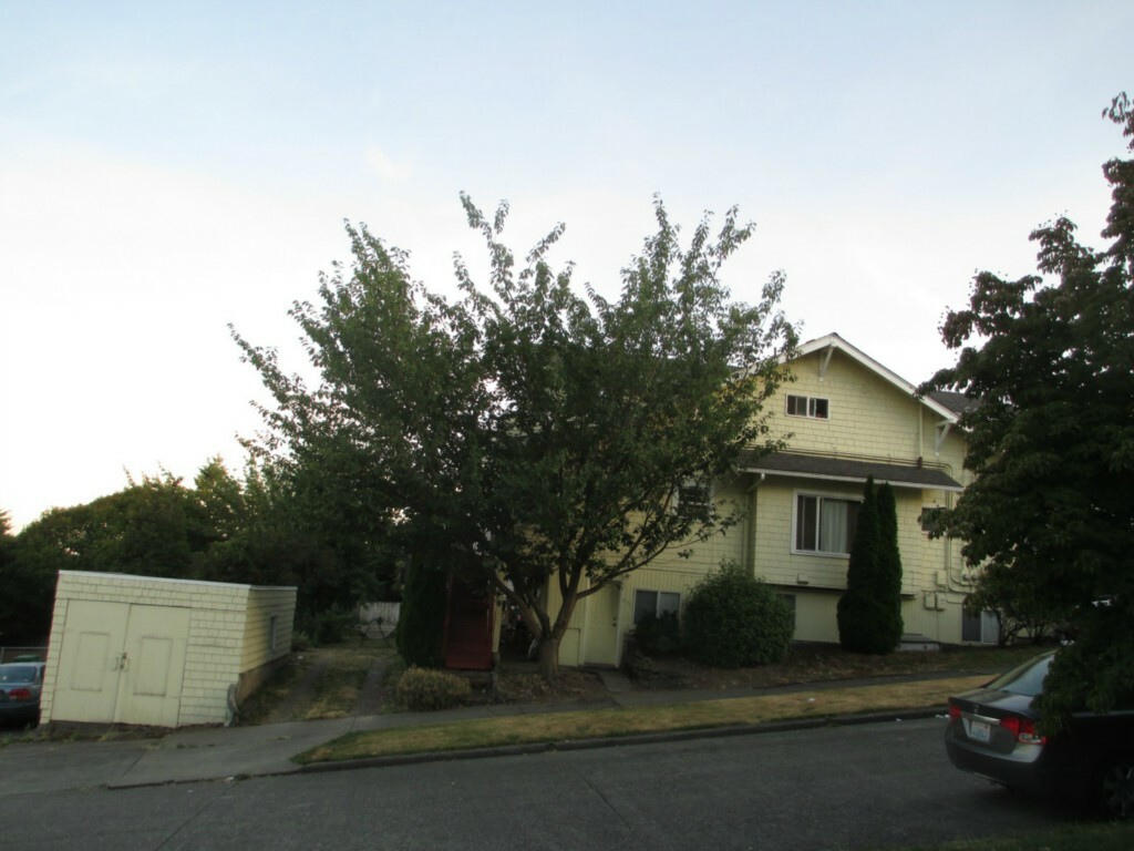 Property Photo:  4326 Winslow Place N  WA 98103 