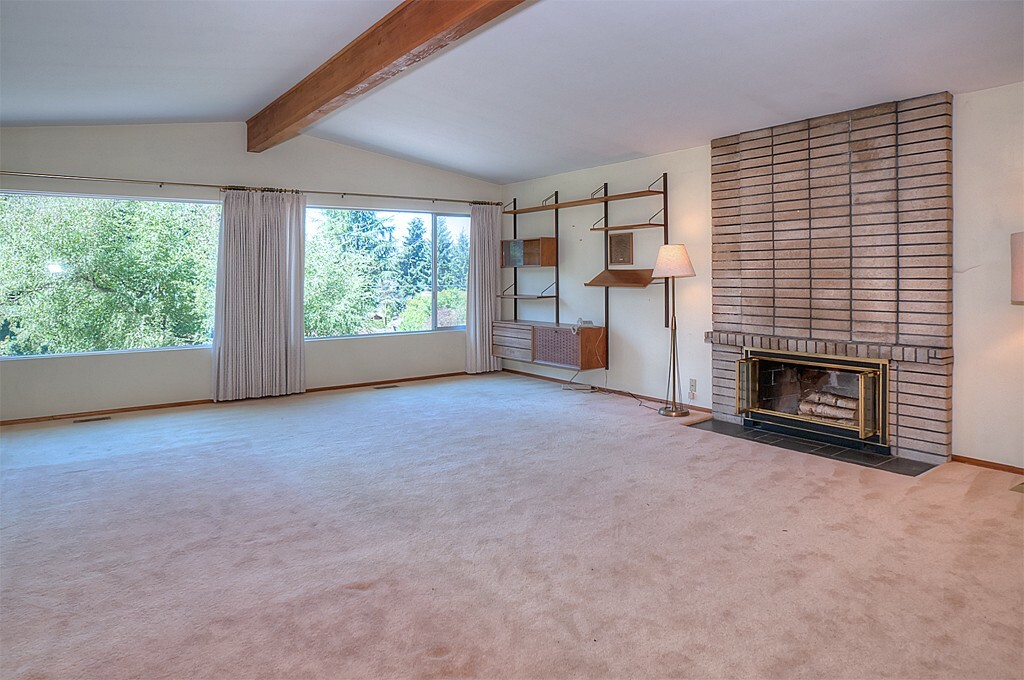 Property Photo:  5808 Lake Washington Blvd SE  WA 98006 