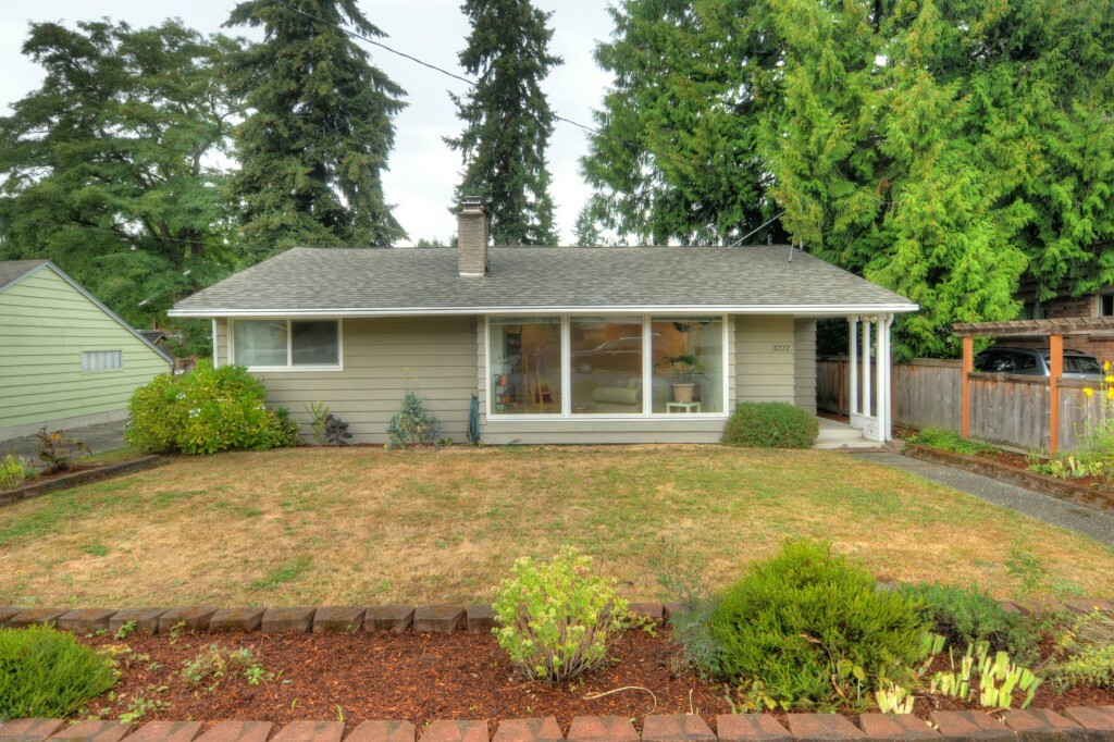 Property Photo:  3222 NE 87th St  WA 98115 