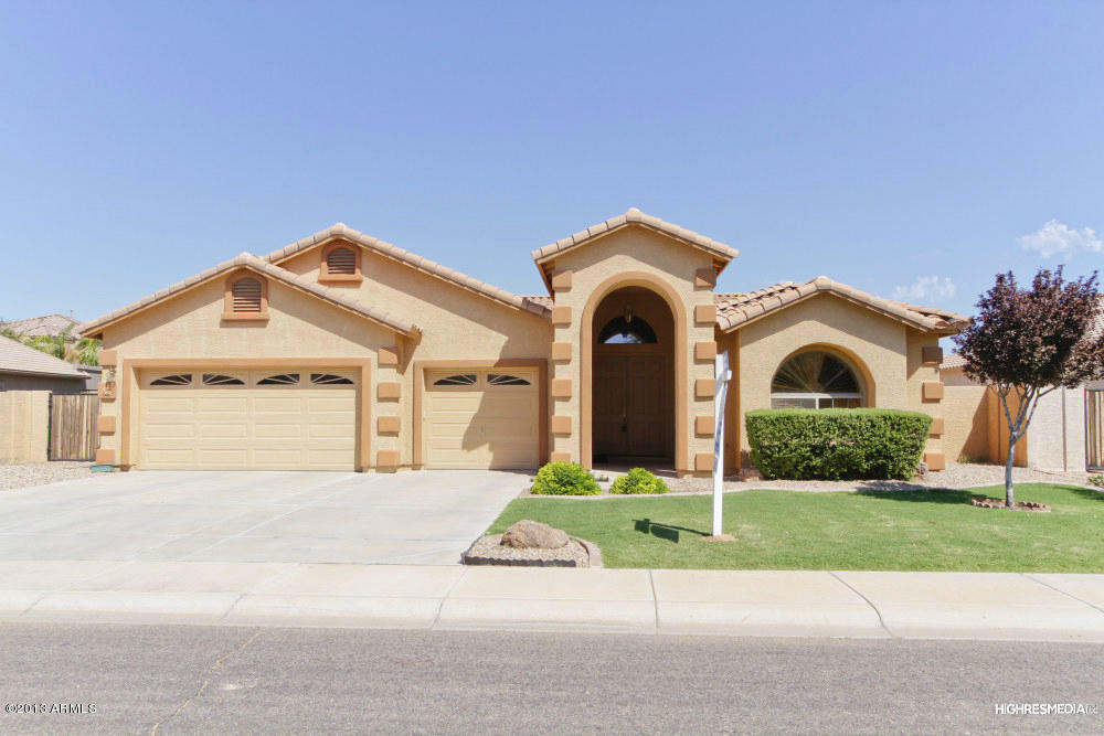 Property Photo:  958 E Nolan Place  AZ 85249 