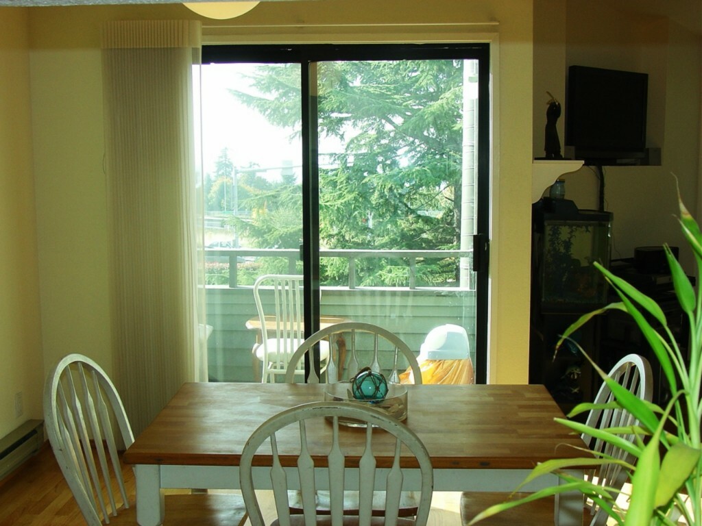 Property Photo: 7014 116th Ave NE D WA 98033