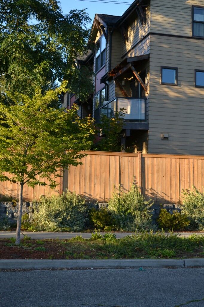 Property Photo: 1408 NW 67th St C WA 98117