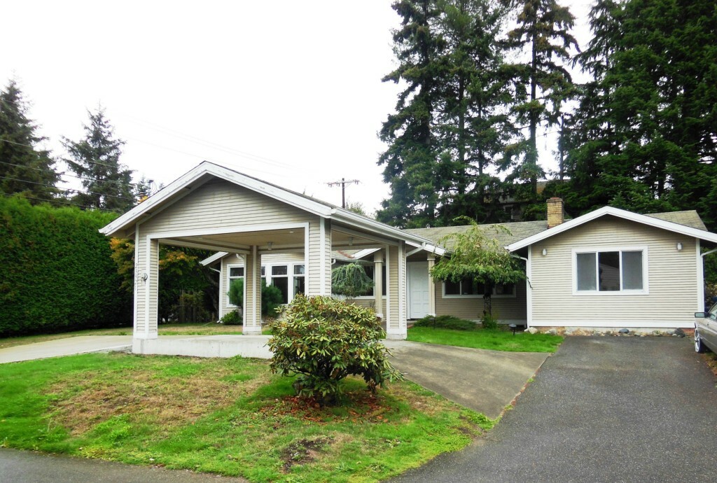 Property Photo: 23921 76th Ave W WA 98026