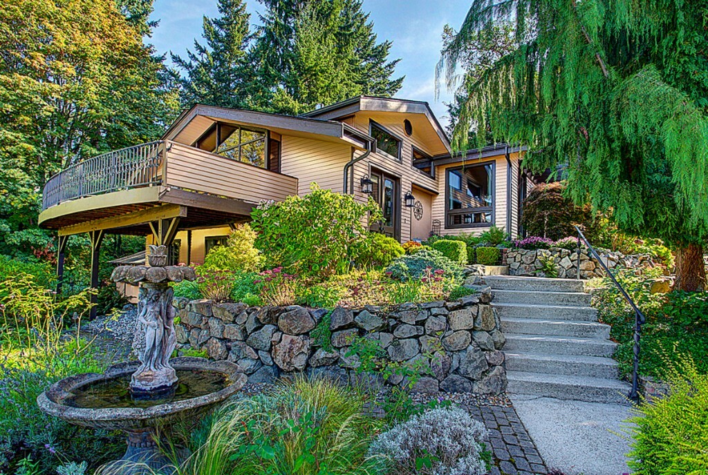 Property Photo:  7321 Soundview Dr  WA 98026 