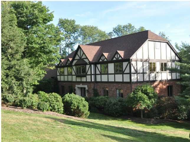 Property Photo:  72 Fair Oaks Drive  PA 15238 