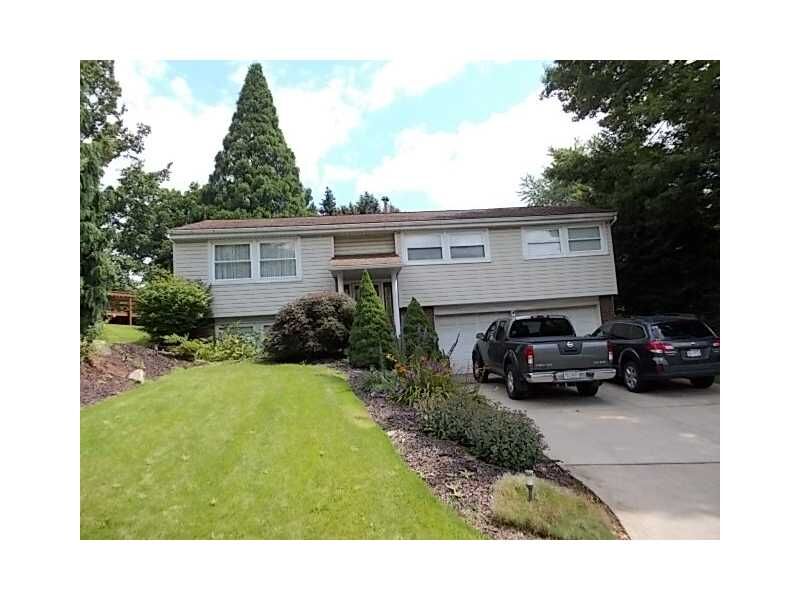 Property Photo: 134 Opal Court PA 15065