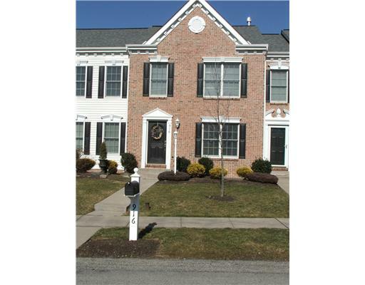 Property Photo:  916 Montclair  PA 15108 