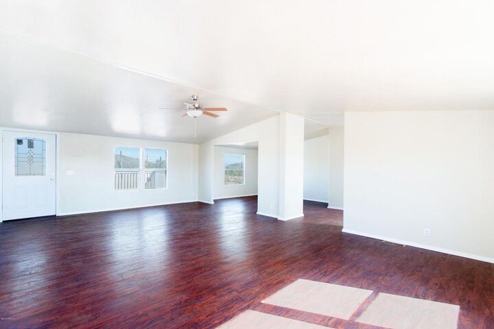 Property Photo: 4343 W Silverdale Road AZ 85144