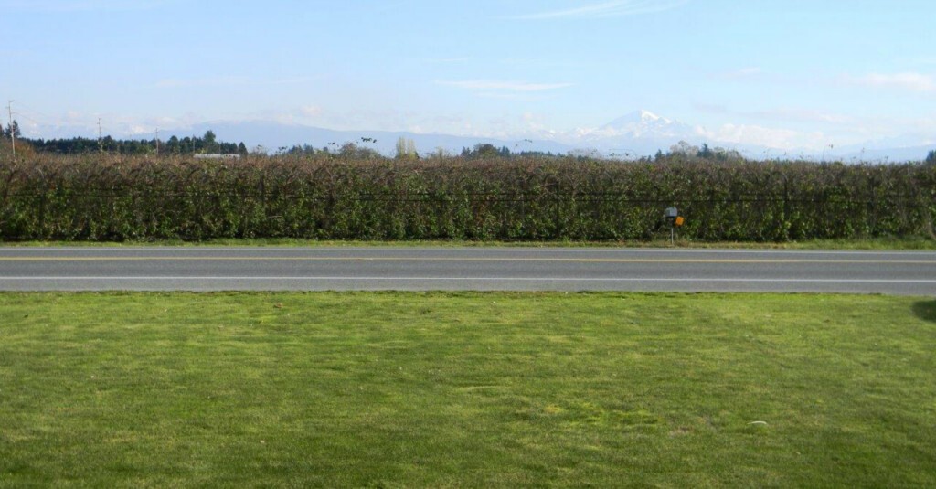 Property Photo: 6769 Northwest Dr WA 98248