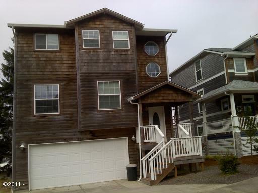 Property Photo: 391 SE Jetty Avenue OR 97367
