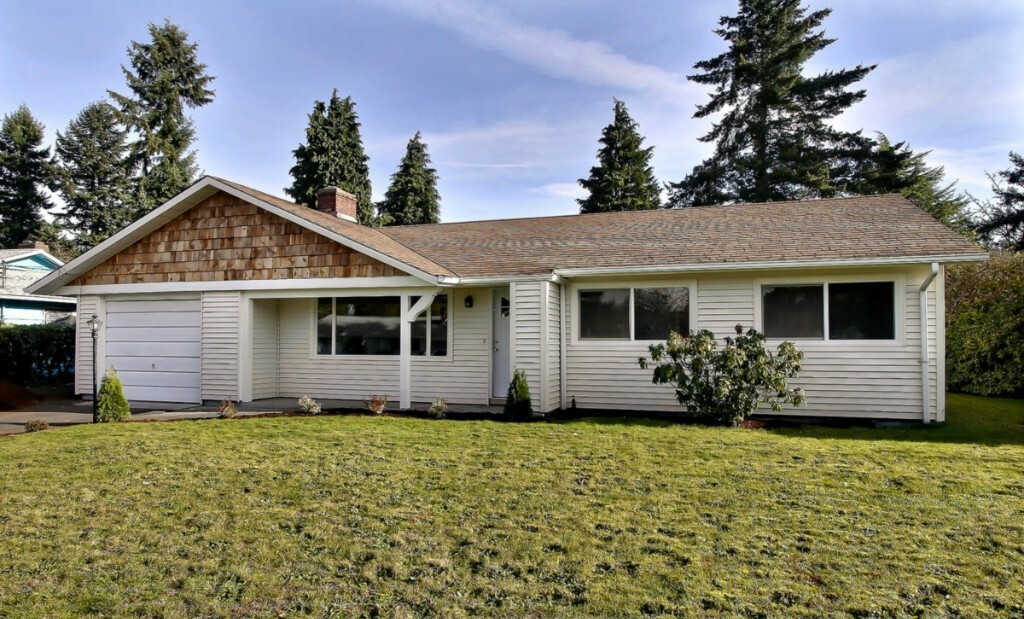 Property Photo: 8801 Lenox Ave SW WA 98498