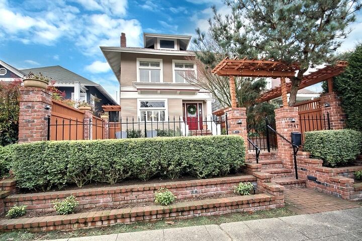 1947 5th Ave W  Seattle WA 98119 photo