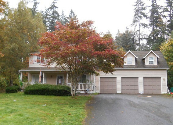 Property Photo:  15418 216th Ave NE  WA 98077 