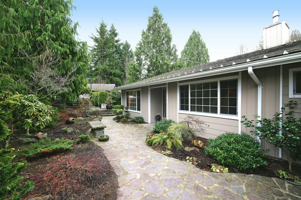 Property Photo: 18925 23rd Ave NE WA 98155