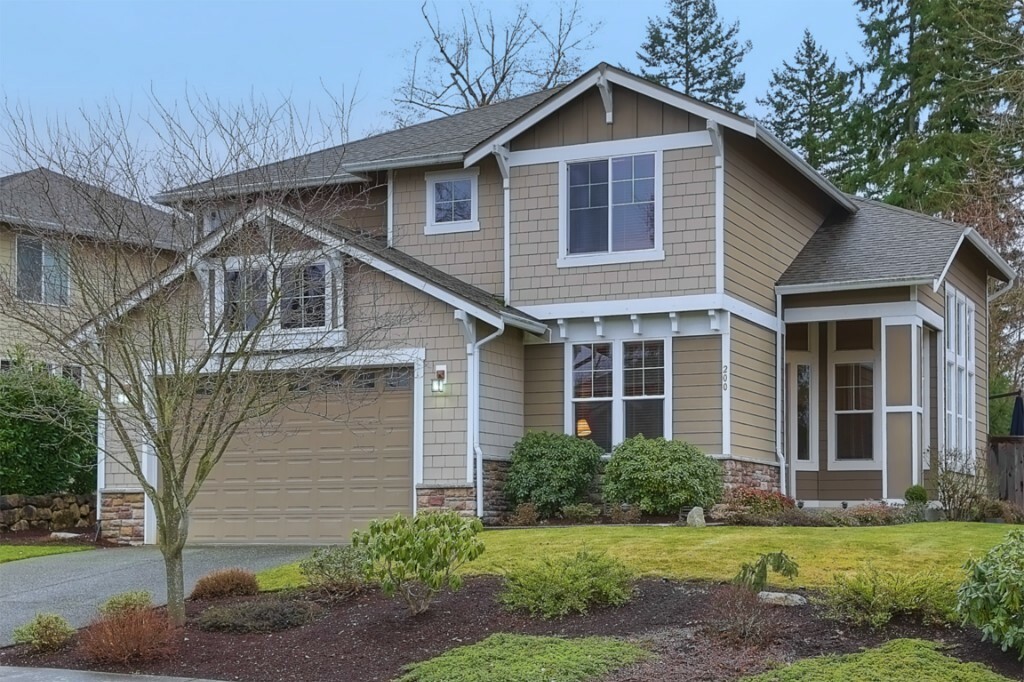 Property Photo:  200 Pasco Dr NE  WA 98059 