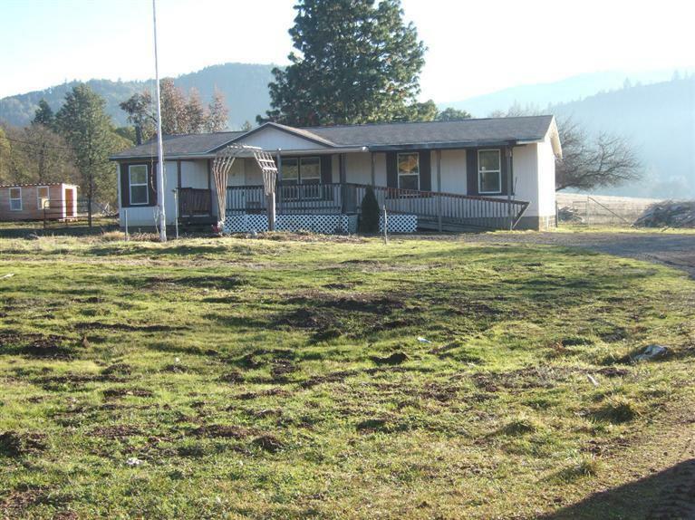 Property Photo: 5759 Old Stage Road OR 97502