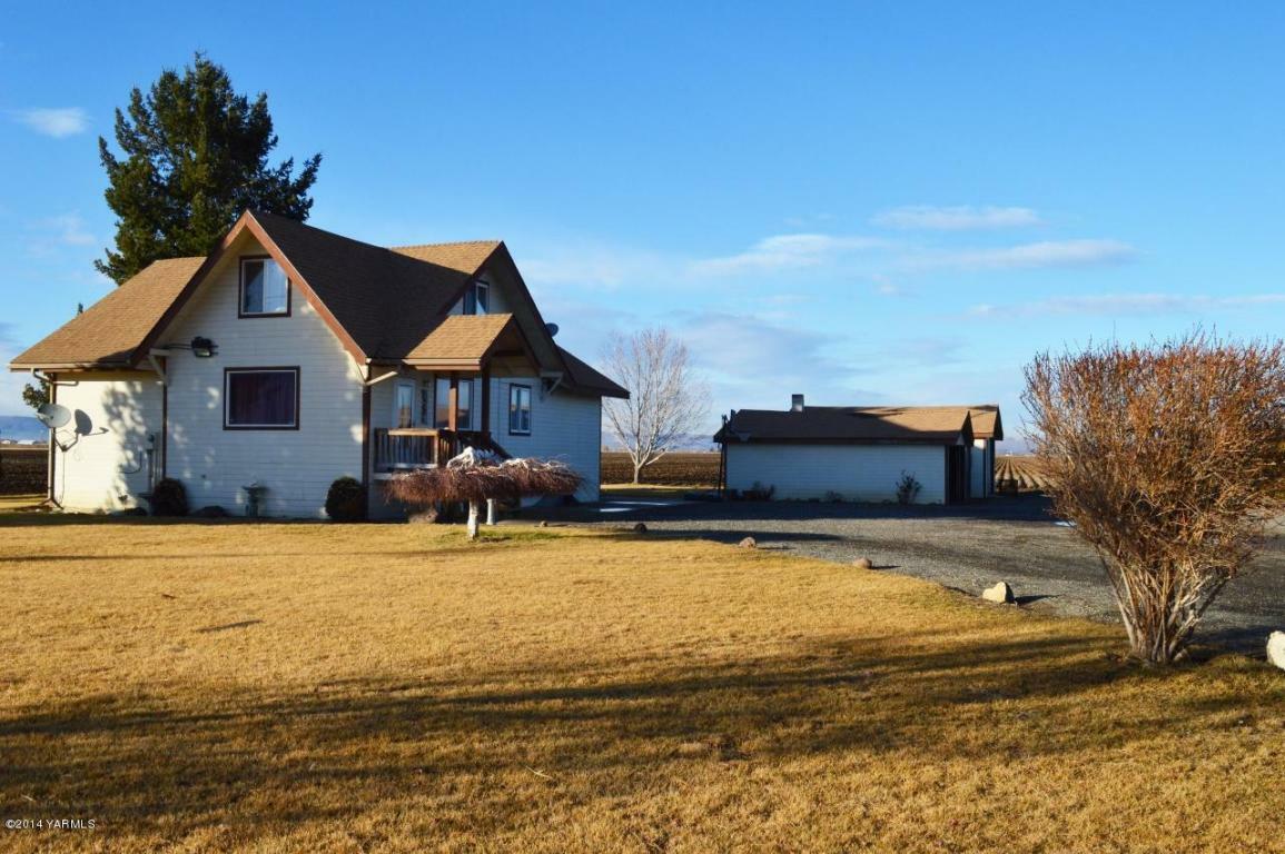 Property Photo: 3551 McDonald Rd WA 98951
