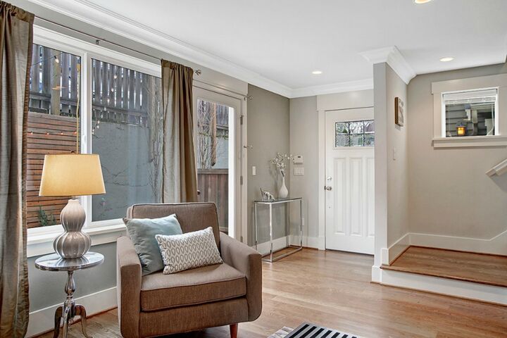 Property Photo: 220 12th Ave E A WA 98102