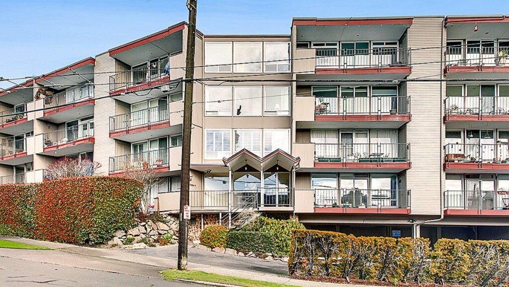 Property Photo: 500 W Olympic Place 106 WA 98119
