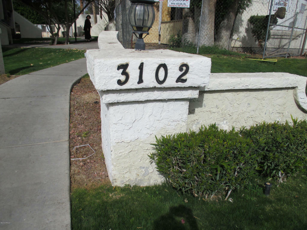 Property Photo:  3102 E Clarendon Avenue 106  AZ 85016 