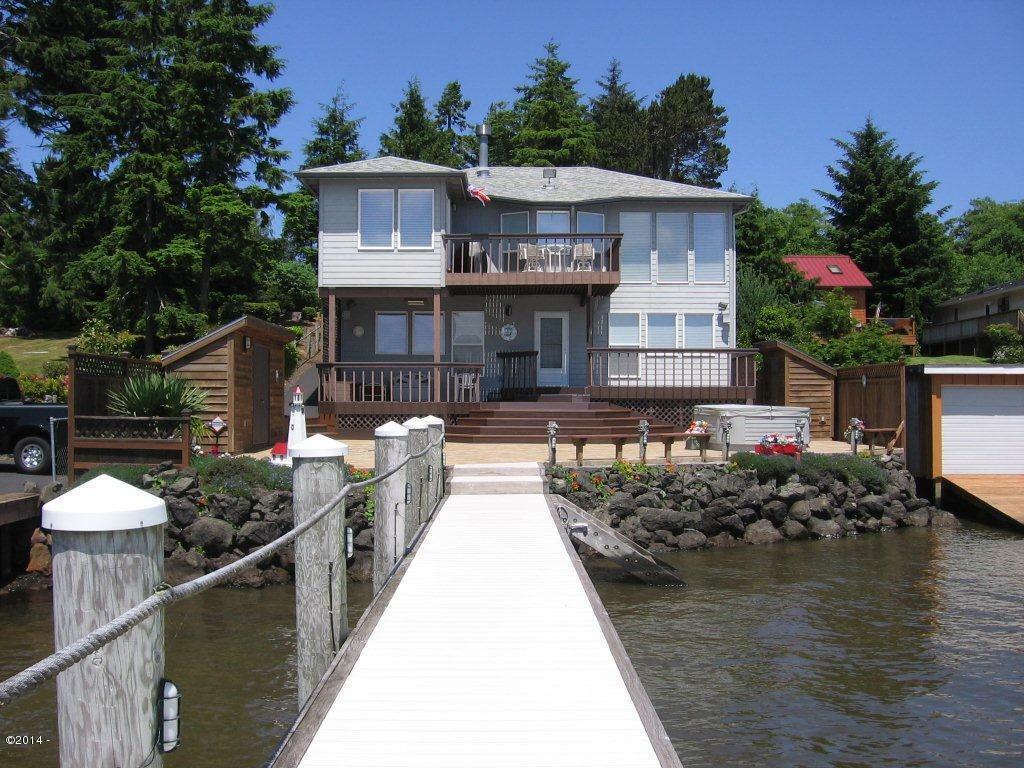Property Photo:  3370 NE 26th Street  OR 97367 