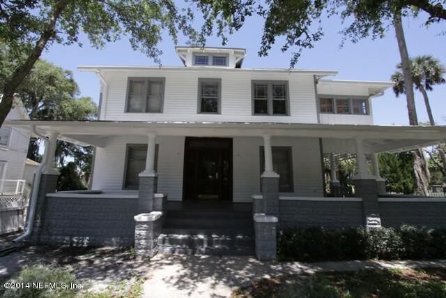 Property Photo:  416 Kirby Street  FL 32177 