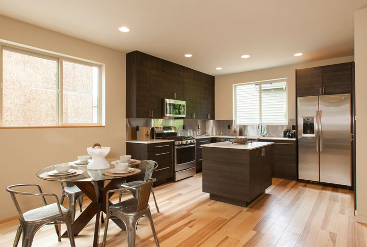 Property Photo: 8913 A Roosevelt Way NE WA 98115