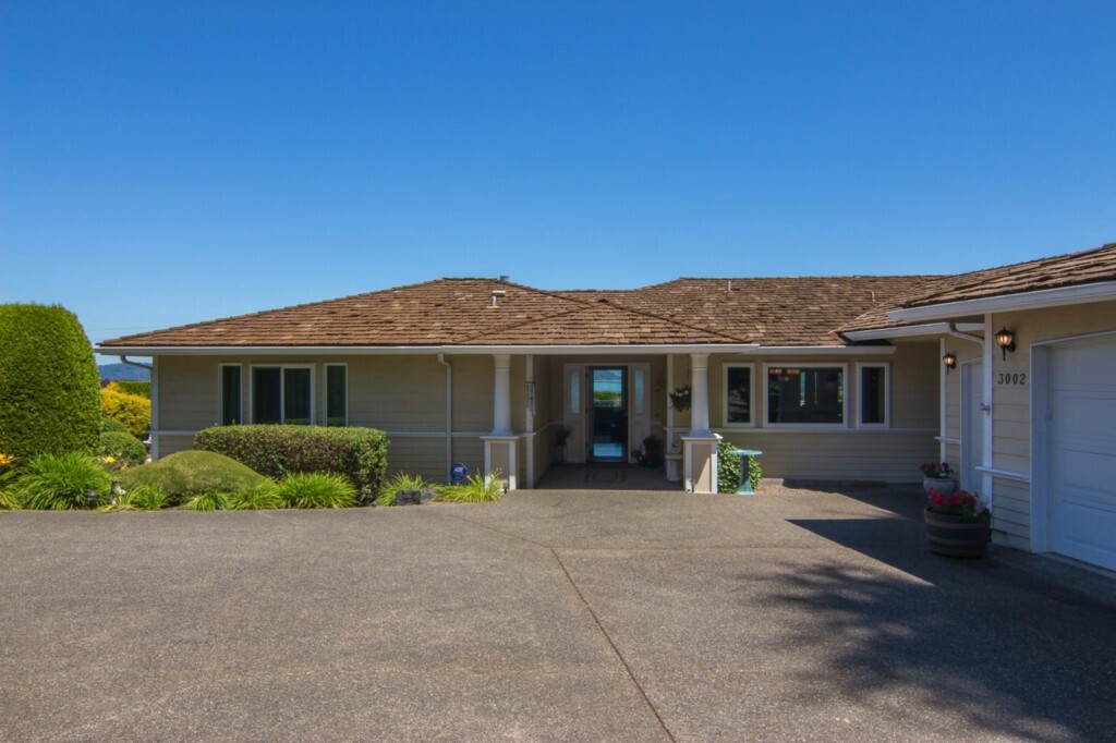 Property Photo:  3002 Soundview Ct  WA 98335 