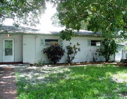Property Photo: 5305 15th Street Court E FL 34203