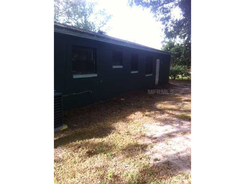 Property Photo: 105 Leonard Court FL 32811