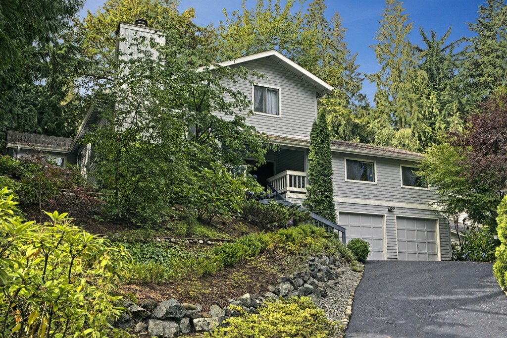 Property Photo:  1000 Greenwood Blvd SW  WA 98027 