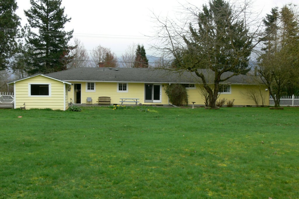 Property Photo:  1207 Mission  WA 98247 