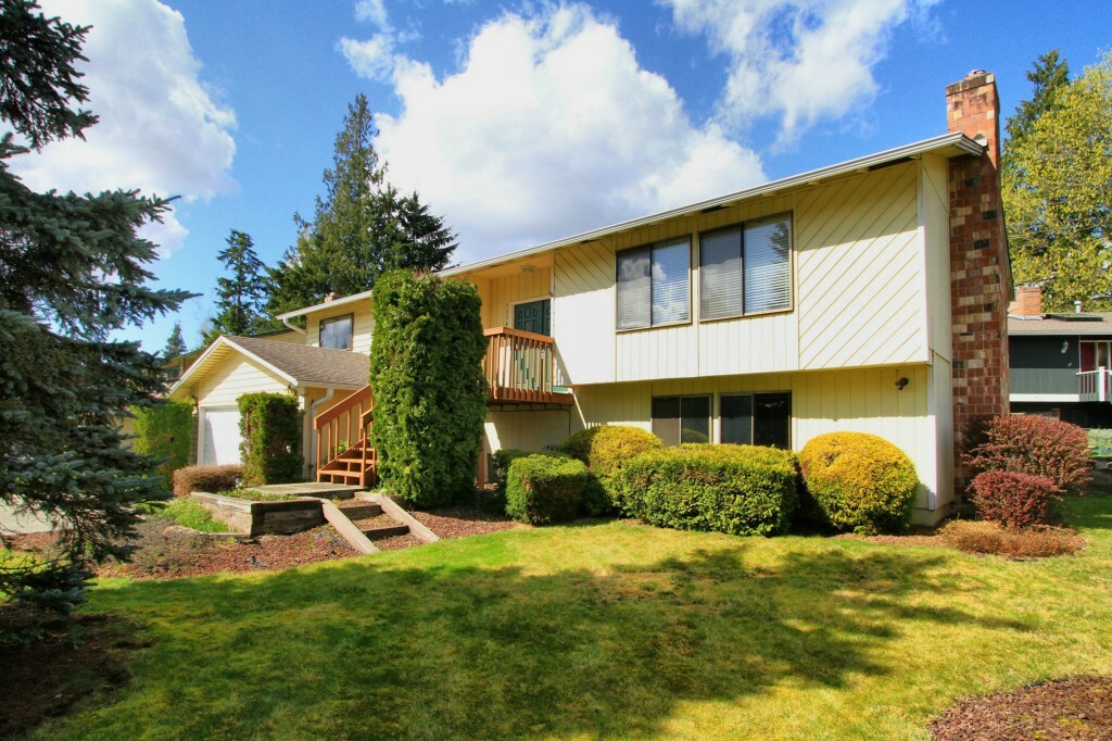 Property Photo:  9814 NE 204th Place  WA 98011 