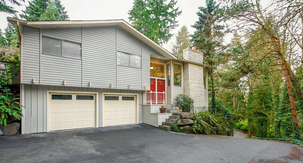 Property Photo:  18747 49th Place NE  WA 98155 