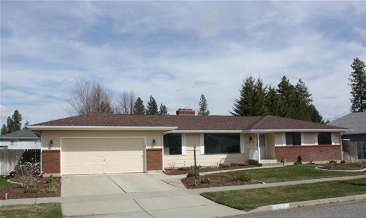 Property Photo:  5914 W Chippewa Ct  WA 99208 