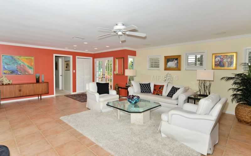 Property Photo:  606 Owl Way  FL 34236 