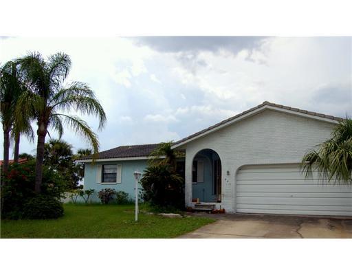 Property Photo: 907 Eagle Lane FL 33572