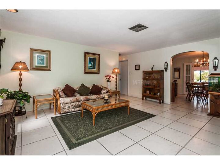 Property Photo: 709 Sparrow Avenue FL 34683