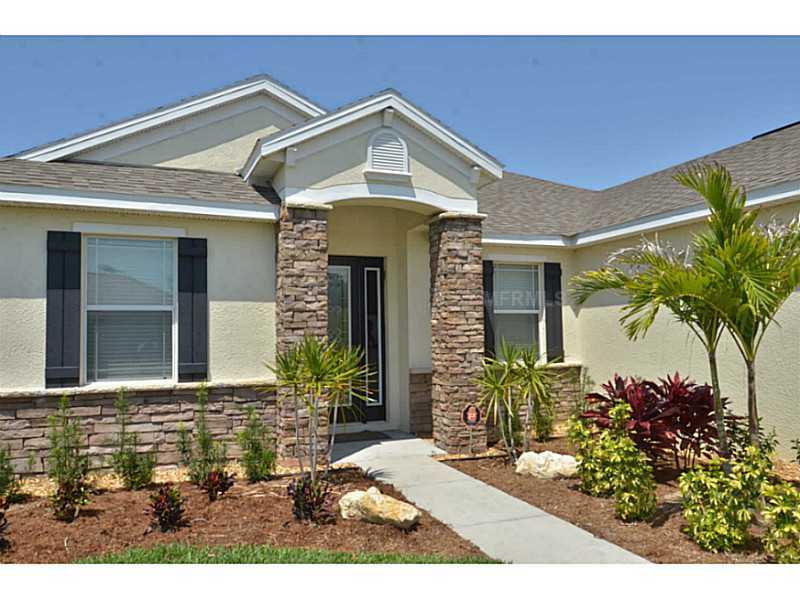 Property Photo:  302 Royal Bonnet Drive  FL 33572 