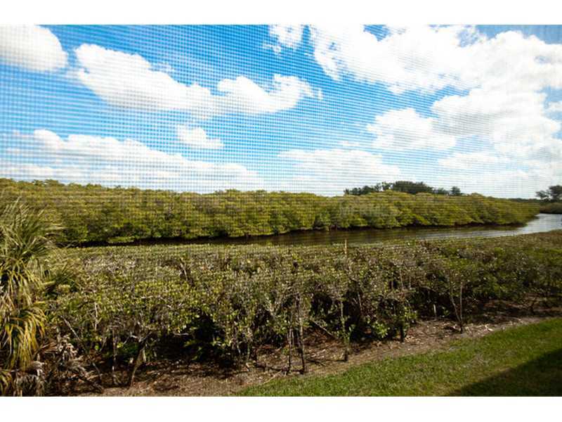 Property Photo: 813 Waterside Lane 813 FL 34209