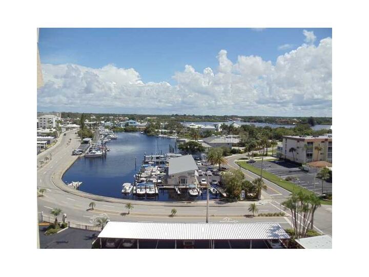 Property Photo:  840 The Esplanade 407  FL 34285 