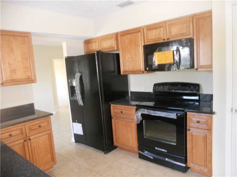 Property Photo:  810 Southern Pine Lane  FL 34243 