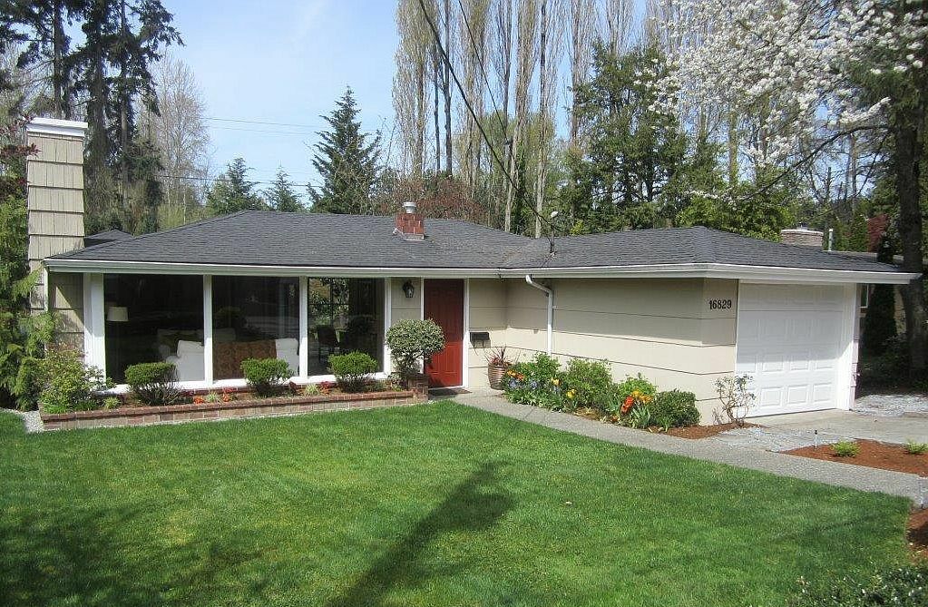 Property Photo:  16829 Beach Dr NE  WA 98155 