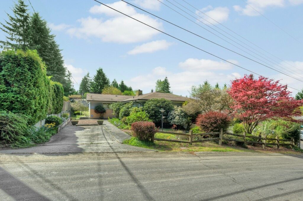 Property Photo: 605 N 178th Street WA 98133