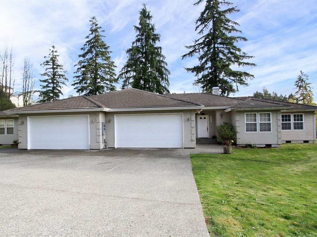 Property Photo:  1320 Logan Rd  WA 98036 