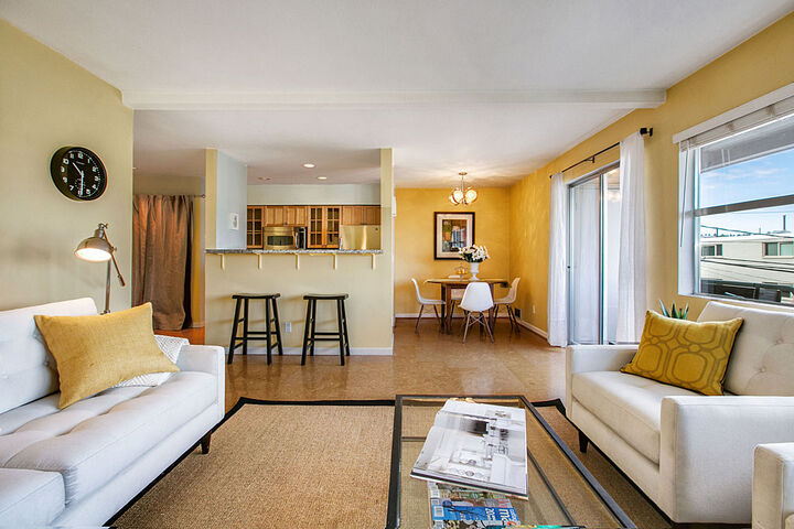 Property Photo: 2829 Franklin Ave E N6 WA 98102