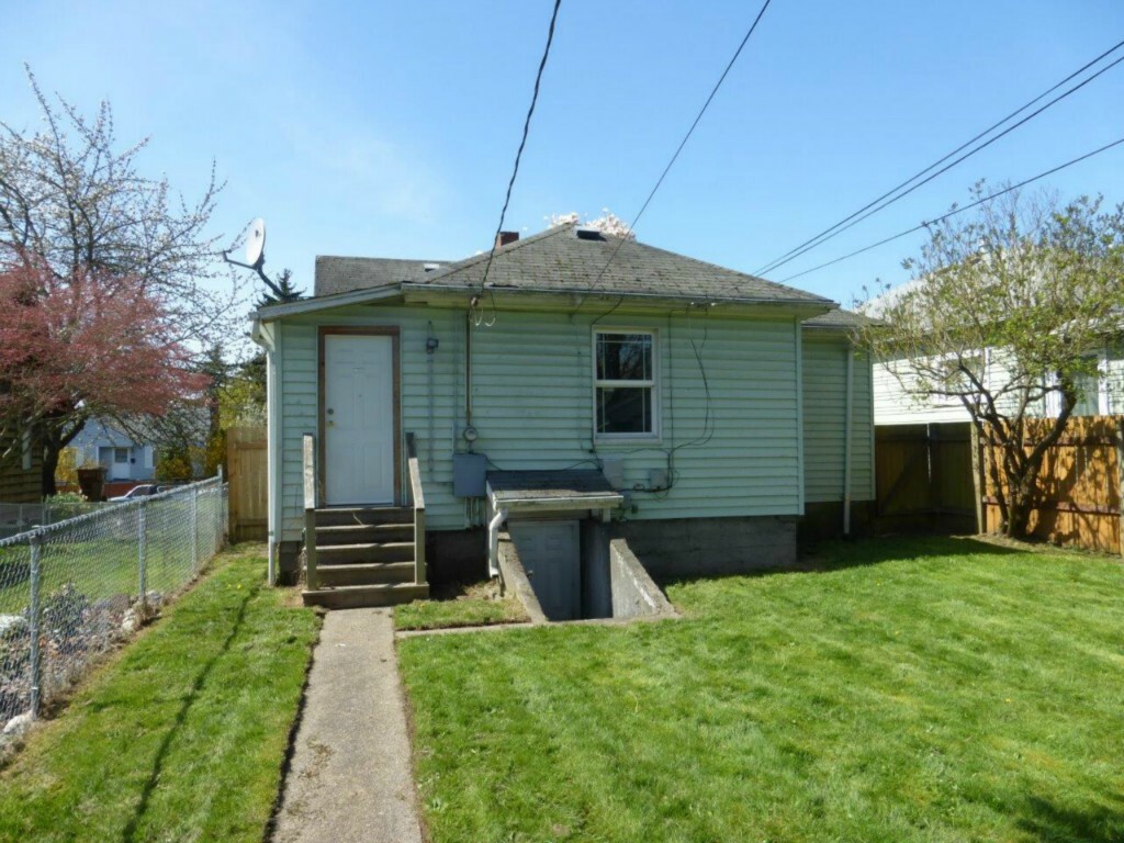 Property Photo:  1737 S Oakes St  WA 98405 